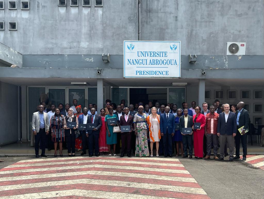 19 enseignants-chercheurs de l'UNA dont 4 experts en ingénierie techno-pédagogique, formés dans le e-learning, dans le cadre du projet C-CoDE de l'initiative EXAF-Africa, ont reçu leur certificat le 16/03/2023.