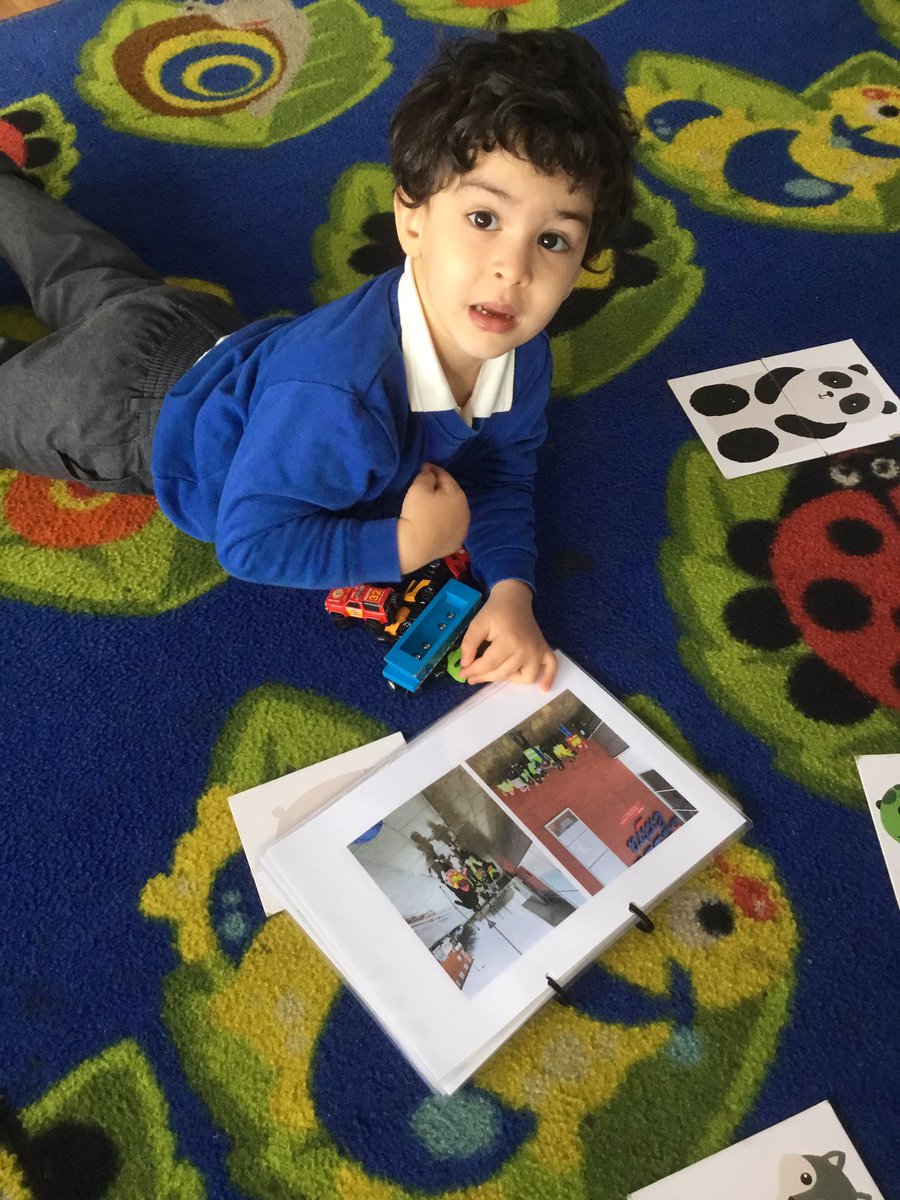 NurserySilas's tweet photo. Nursery love looking through our chatterbooks and talking about their friends #talkingtime #chatterbooks @stsilasschool @RainbowEduMAT 📖 https://t.co/0zA1r5Qijr