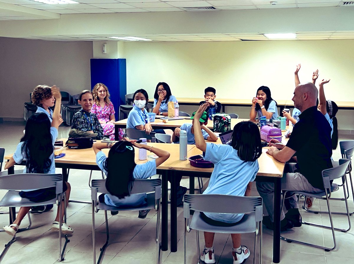 <a href="/catmcdoug/">Catherine McDougall</a> spearheading #translanguaging practices, #EAL team sharing practices through our #ShowAndTell, #STUCO reps meeting led by <a href="/AshleyKSawyer/">Ashley Sawyer</a> &amp; co ~ gosh I 💙my school community! <a href="/ssischool/">SSIS</a> @cuny_katie #studentvoice #equity #multilingualism #weareSSIS