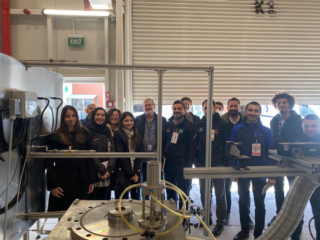Clean Gas Center/ Temiz Enerji Merkezi (@cleangascenter) on Twitter photo Tübitak SAGE ile “Kompozit(doğal gaz+Hidrojen) gazların endüstriyel yakıcılarda Yanma Testi” projesi kapsamında yanma testlerini başarıyla gerçekleştirdik.
<a href="/IZMIRGAZ/">İZMİRGAZ A.Ş.</a> Tübitak SAGE ile “Kompozit(doğal gaz+Hidrojen) gazların endüstriyel yakıcılarda Yanma Testi” projesi kapsamında yanma testlerini başarıyla gerçekleştirdik.
<a href="/IZMIRGAZ/">İZMİRGAZ A.Ş.</a>
