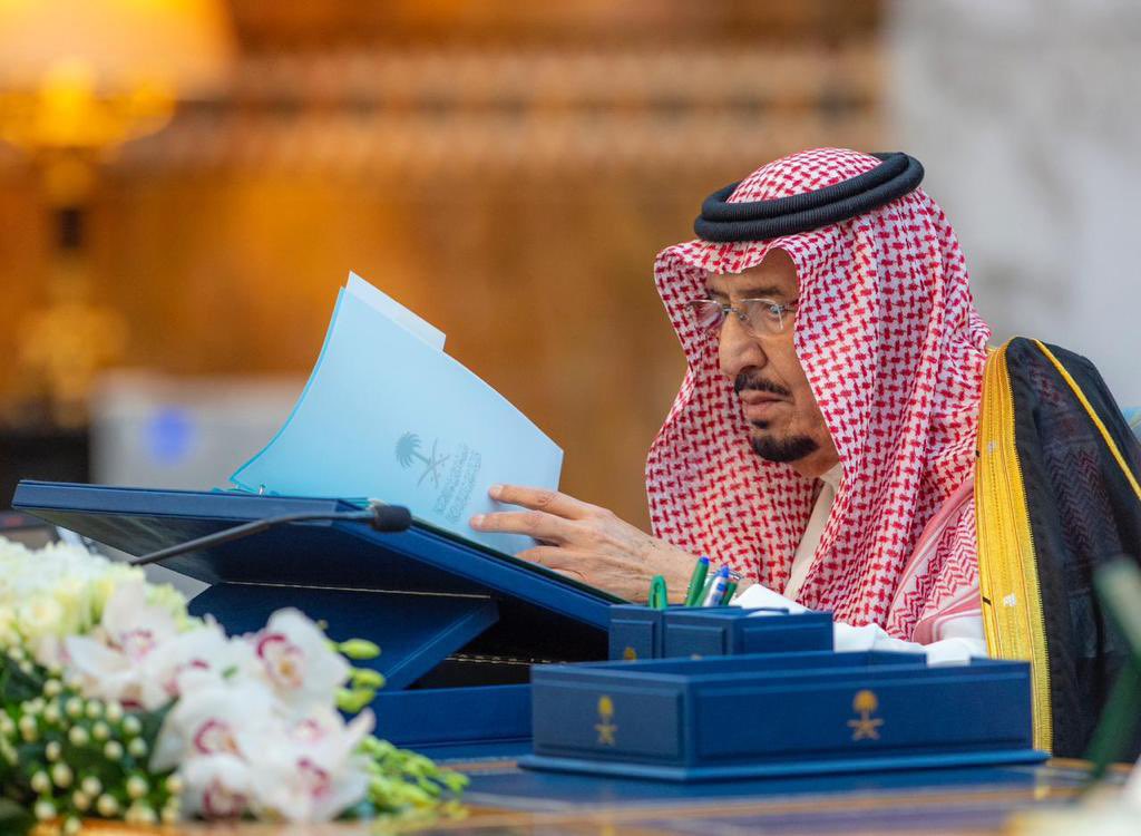 emara_alriyadh's tweet photo. #خادم_الحرمين_الشريفين يوجّه الجهات المعنية بخدمة قاصدي الحرمين الشريفين بمواصلة العمل بأعلى كفاءة وأميز عطاء، وبذل كل ما من شأنه التيسير على ضيوف الرحمن والسهر على راحتهم؛ ليؤدوا مناسكهم وعباداتهم بطمأنينة وسكينة. https://t.co/dCwTJBToN5