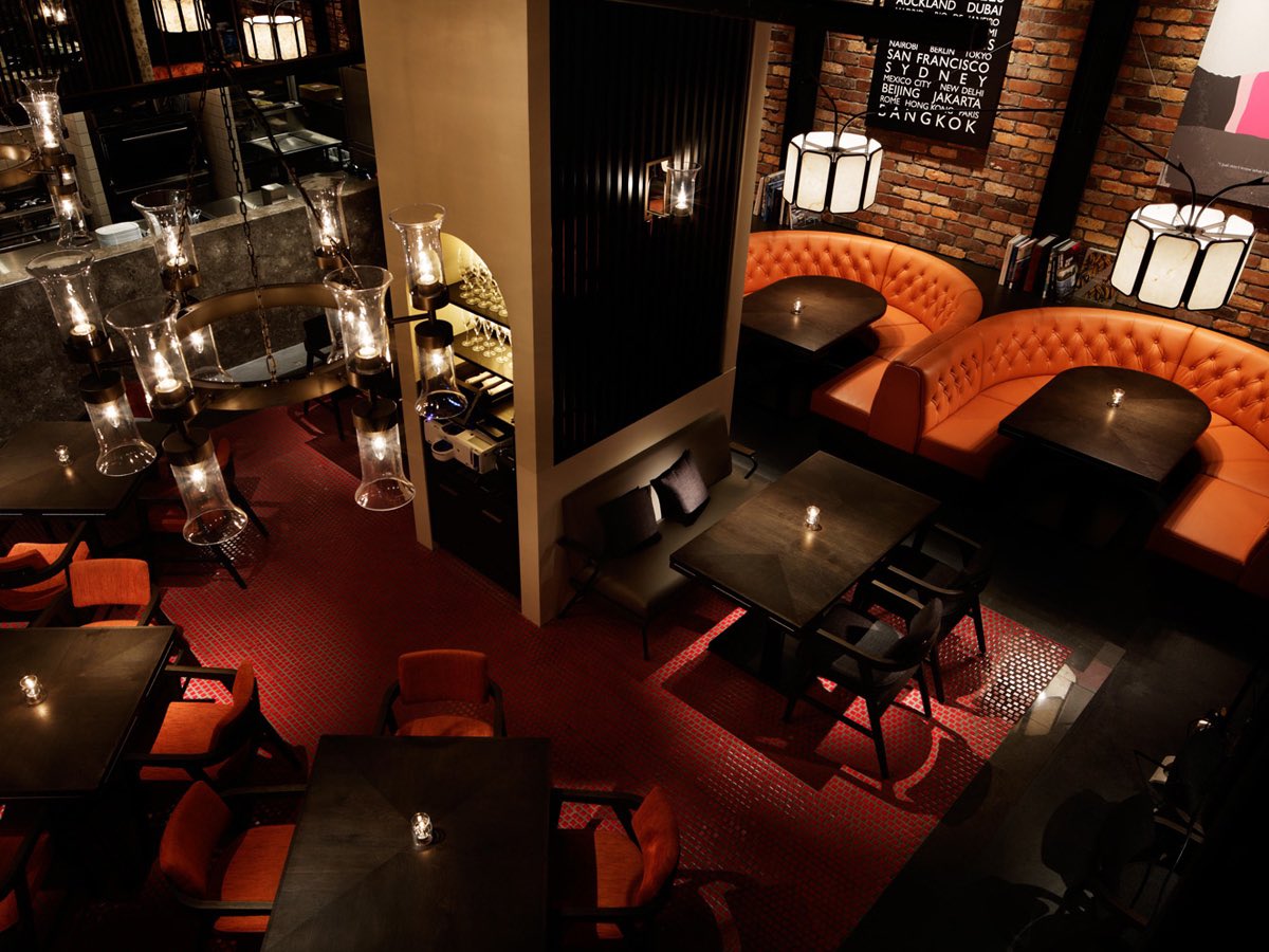 DELLJAIL000's tweet photo. オススメデートスポット in 新宿

【tavern on S】

⚫️ 新宿駅 徒歩2分
⚫️ ランチ 1,000~2,000円
⚫️ ディナー 4,000~5,000円

舞子をイメージして描かれた、巨大なウォールアートが特徴的なアメリカンダイニングバー。

新宿駅から直結なのが嬉しいポイント。

カウンター席やソファー席もあり。 https://t.co/7vOAvMgBH6
