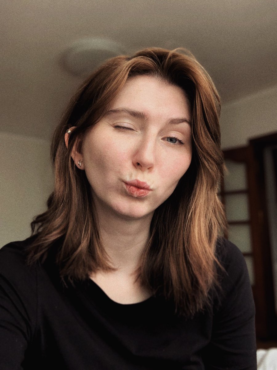 здається я полюбила своє довше волосся, головне, щоб влітку знову не обрізати каре 🫣