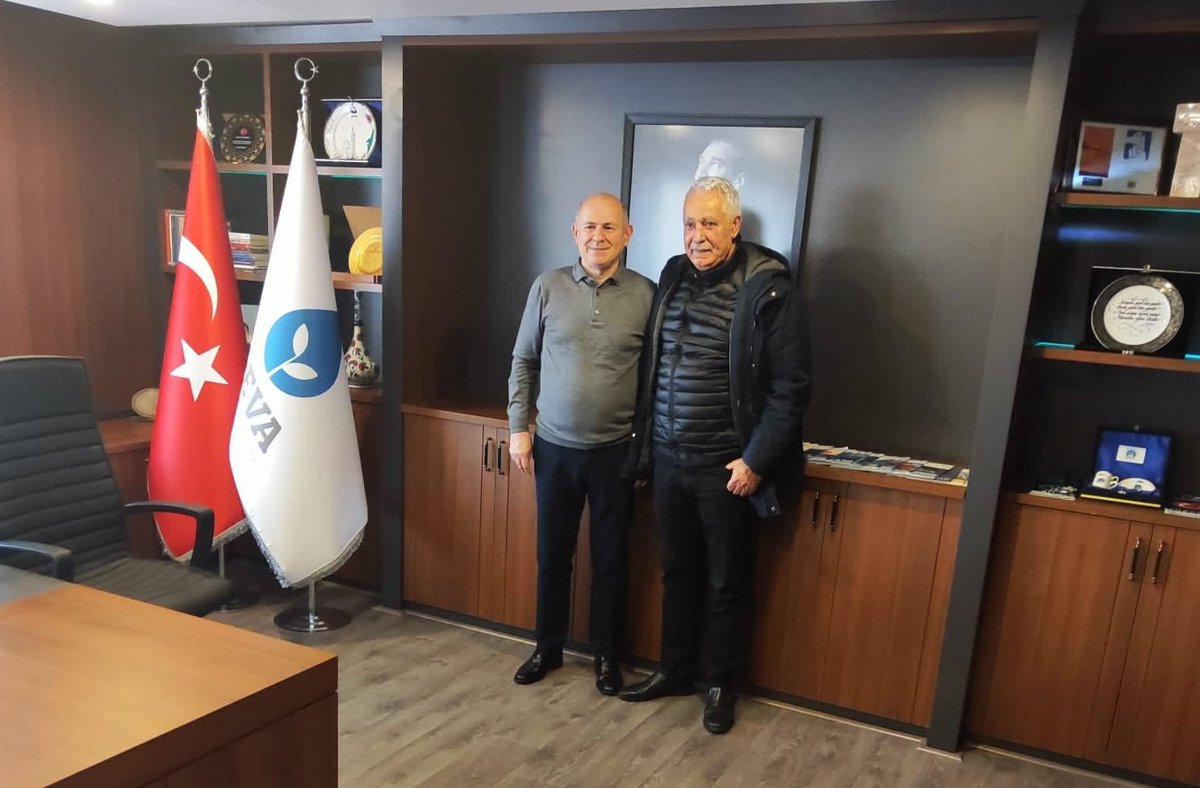 Geçtiğimiz aylarda İYİ Parti Genel Merkez Siyasi Bölge danışmanı olarak görev yapan Şanlıurfalıların yakından tanıdığı isimlerden birisi olan  Mahmut Cevheri, DEVA Partisinden Milletvekili Aday Adayı oldu.