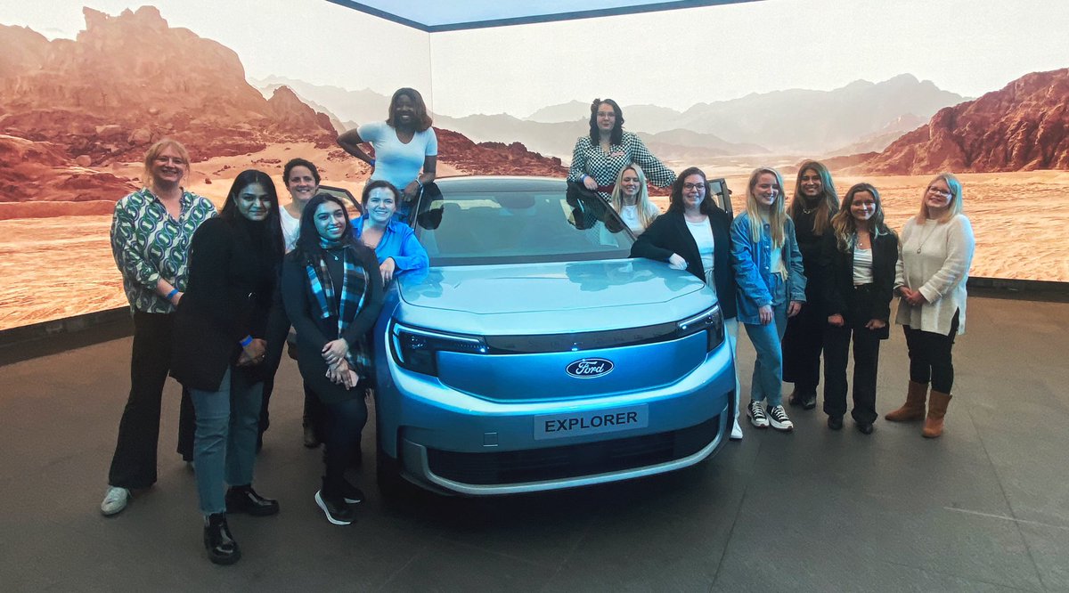 GTOpoppy's tweet photo. Here she is! Super excited to present the new all-electric Ford Explorer, and to have been able to work on launching it to this wonderful group of women last week. #exploringreinvented #womendriveelectric #womeninmotoring #ev #ford https://t.co/Q6v23xGFUx