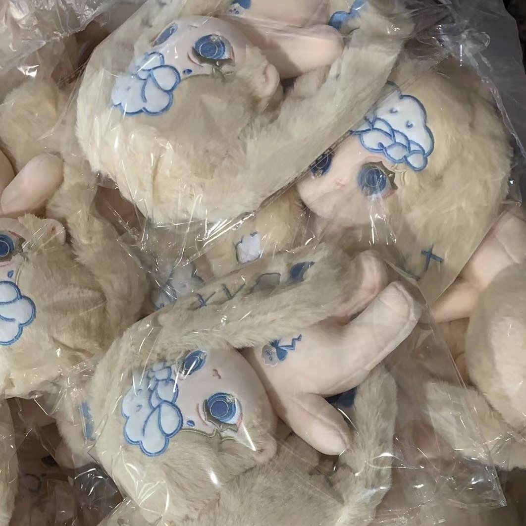 #하씨네_공지 #스카이래빗
스카이래빗 대량생산 완료됐습니다! 내일 배송폼 공지 업로드 하겠습니다💨
오랜 시간 믿고 기다려주셔서 감사합니다