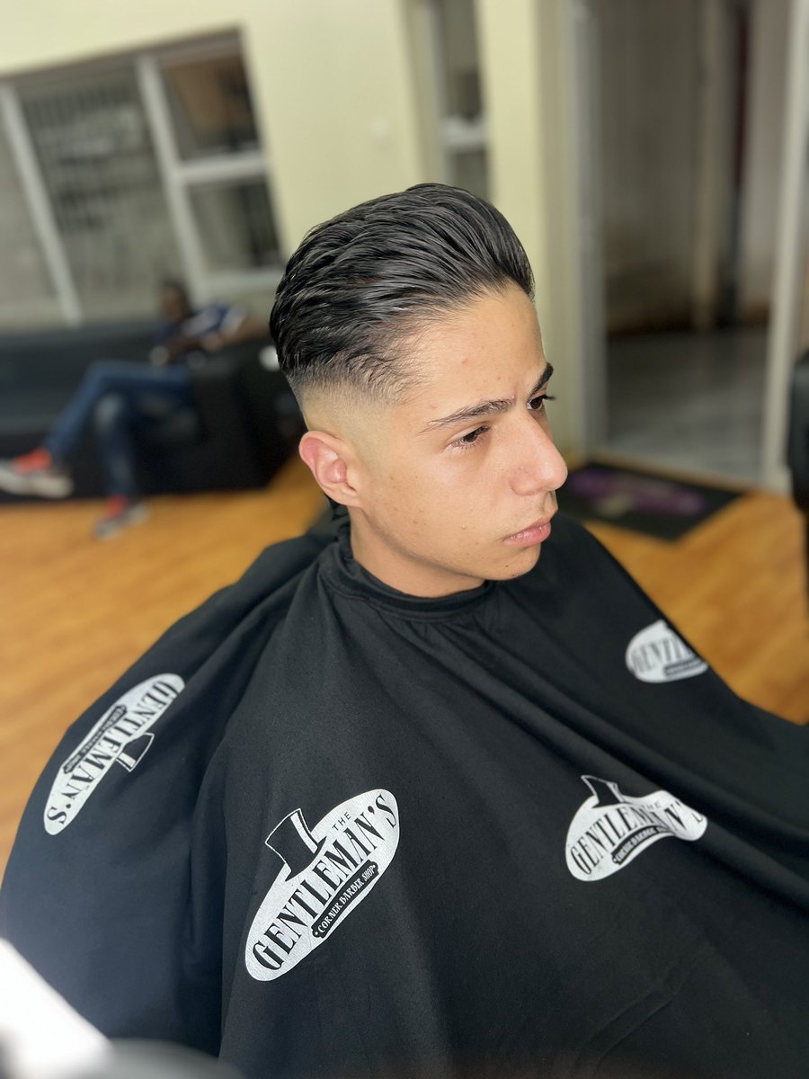 The Gentleman’s corner barbershop.
The best or nothing…