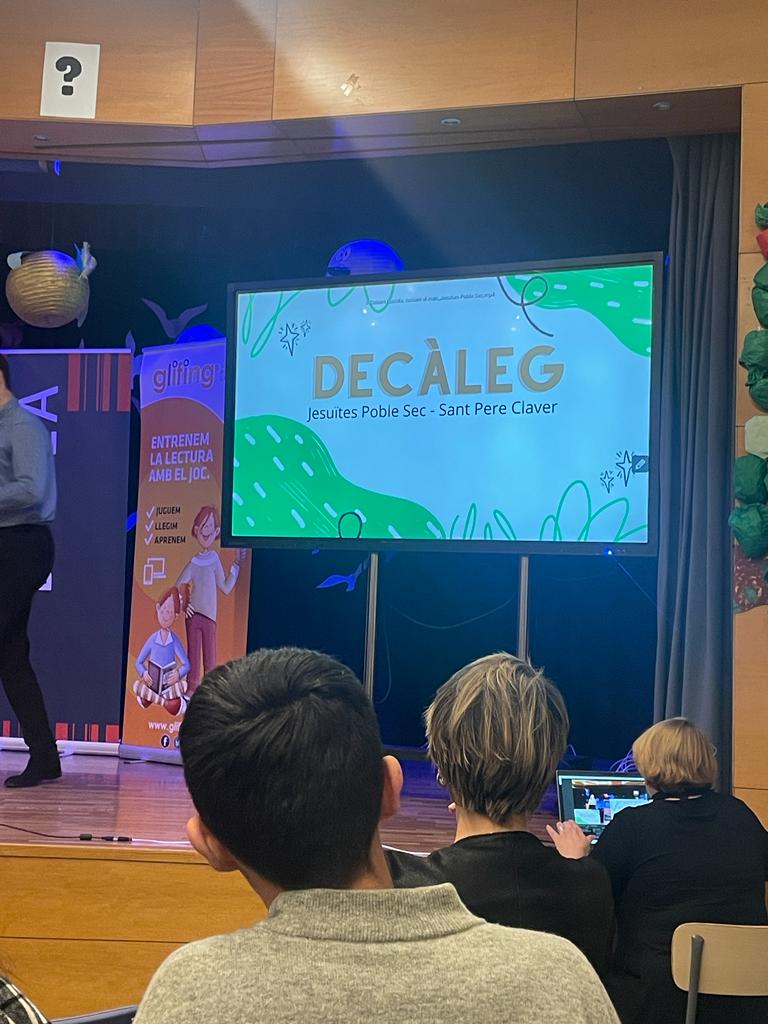 JesuitesEdu's tweet photo. 🏅 👏 L'escola de #JEPobleSec ha obtingut el premi en Innovació Educativa en la categoria Lideratge Educatiu organitzat per la @FeccComunicacio &amp; @glifing amb el projecte "Cuidem l'escola, cuidem el món". Enhorabona!
#premiinnovacioeducativa #escolacristiana #somfutur https://t.co/8QbZlV7sa0