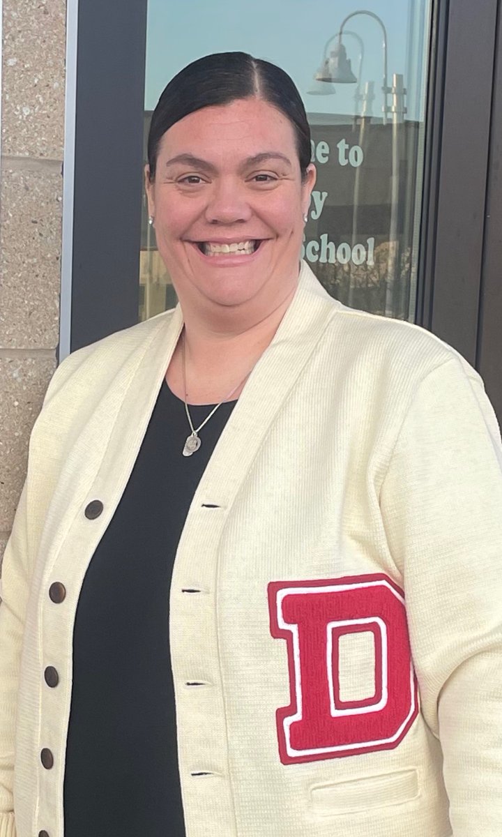 ShelleySherida8's tweet image. Who has been selected as a finalist for the Connecticut Association of Schools 2023 Middle School Principal of the Year award? Our very own Principal Caggiano! We are so excited! Congratulations,  Mrs. Caggiano!
#DMSontheRISE #WeAreDMS #CTCommissionersNetwork
@DerbyMiddle_CT