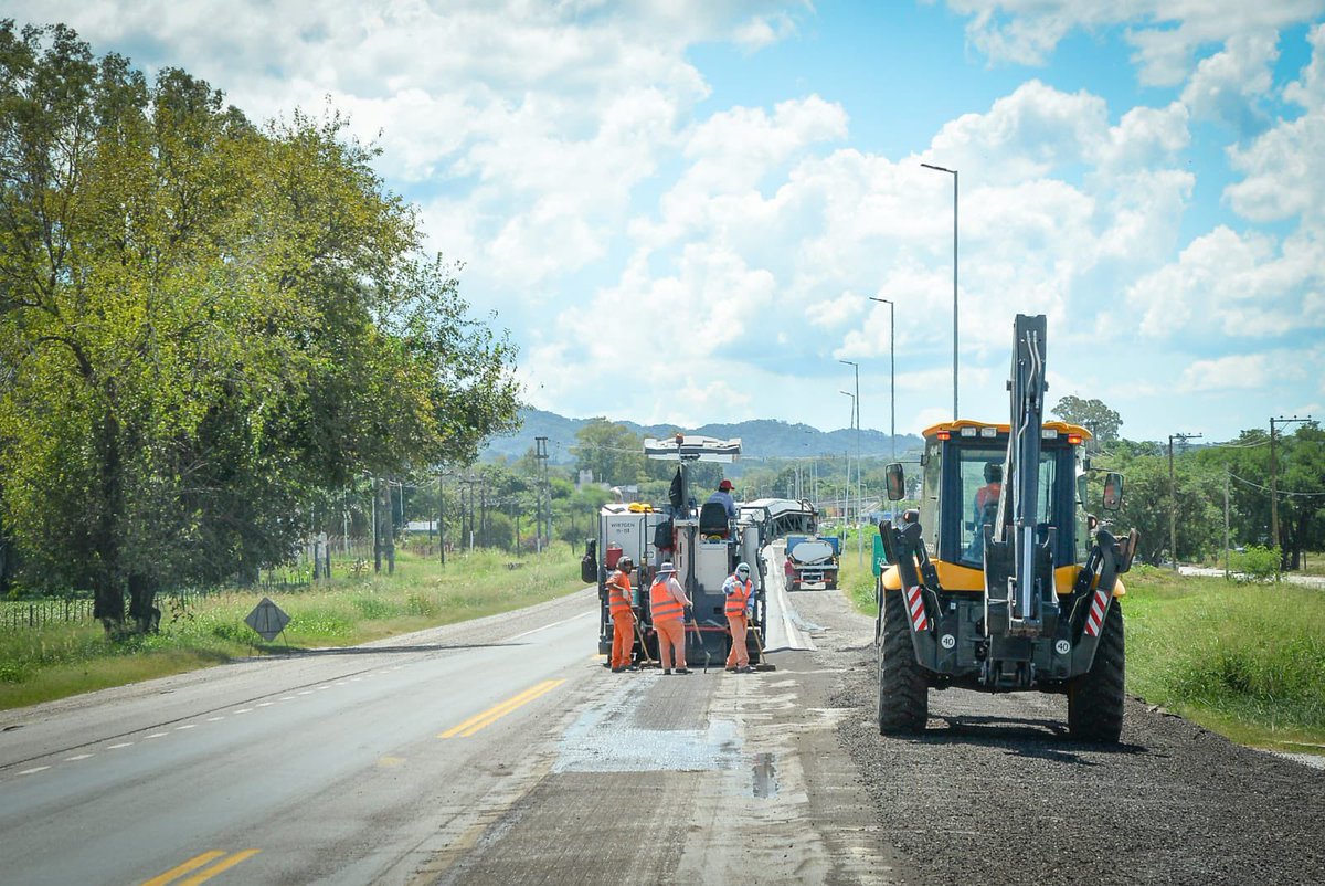 GustavoSaenzOK's tweet photo. Modernizará la vía que actualmente es utilizada por más de 6000 vehículos y permitirá disminuir notoriamente el índice de siniestralidad y contribuirá al crecimiento social y económico de la región. https://t.co/mEuTJDQCuC
