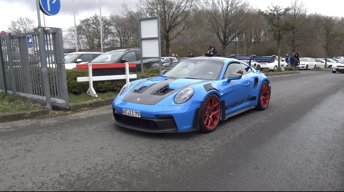 TheAaandy's tweet photo. Brand New Porsche 992 GT3 RS

#Porsche #Supercar #Content #Creator #Youtuber #viral #Video #Nürburgring #Touristenfahrt #Porsche992 #GT3RS #Porsche992GT3RS 

 LINK 👇👇👇
https://t.co/Yjc7ias7b7 https://t.co/bYgkBxHran