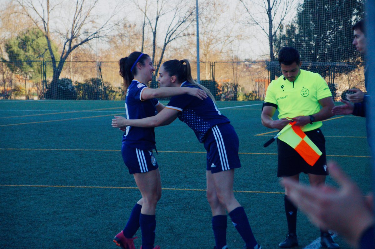 luciaknowles__'s tweet photo. Nunca dejé de hacerlo, pero once meses después he vuelto a sonreír dentro de un campo de fútbol 🥰

Muchísimas gracias de corazón a todos/as los que me habéis ayudado durante esta etapa. Estoy muy feliz.

✨4 fotos que resumen un regreso✨ https://t.co/w8Gy8UEycE