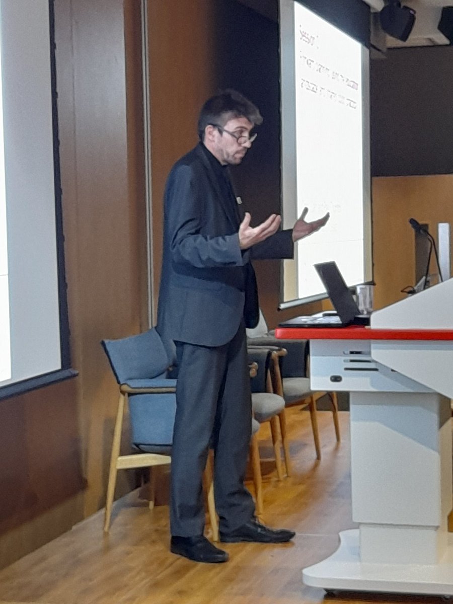 STEMLearning_AS's tweet photo. My colleague @ChrisCarr in full flow on #schooldata @Ofstednews and then sending @STEMLearningUK #NetworkPartners into key discussion groups #collaboration #science #computing #cpd and so forth #makingadifference to teachers & pupils in #secondaryschool #primaryschools https://t.co/EkhAMkFqtU