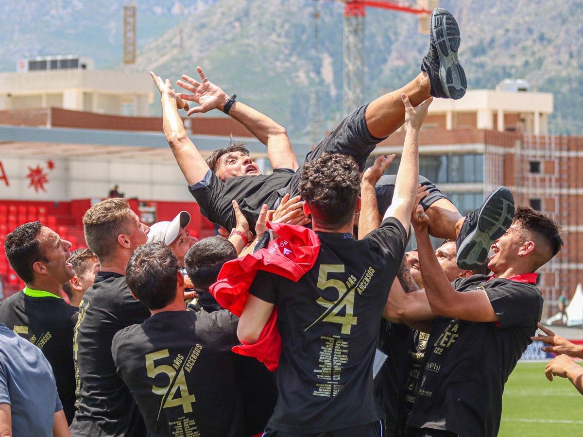 🏅✨ Gustavo Siviero será galardonado en la '𝗜𝗫 𝗲𝗱𝗶𝗰𝗶𝗼́𝗻 𝗱𝗲 𝗹𝗼𝘀 𝗣𝗿𝗲𝗺𝗶𝗼𝘀 𝗥𝗮𝗺𝗼́𝗻 𝗖𝗼𝗯𝗼'

🤝🏼 Un reconocimiento del <a href="/EntrenadorRFEF/">Comité de Entrenadores RFEF</a> por los resultados deportivos de la temporada 2021/2022 

🥹 ¡𝐄𝐧𝐡𝐨𝐫𝐚𝐛𝐮𝐞𝐧𝐚 𝐦𝐢́𝐬𝐭𝐞𝐫!