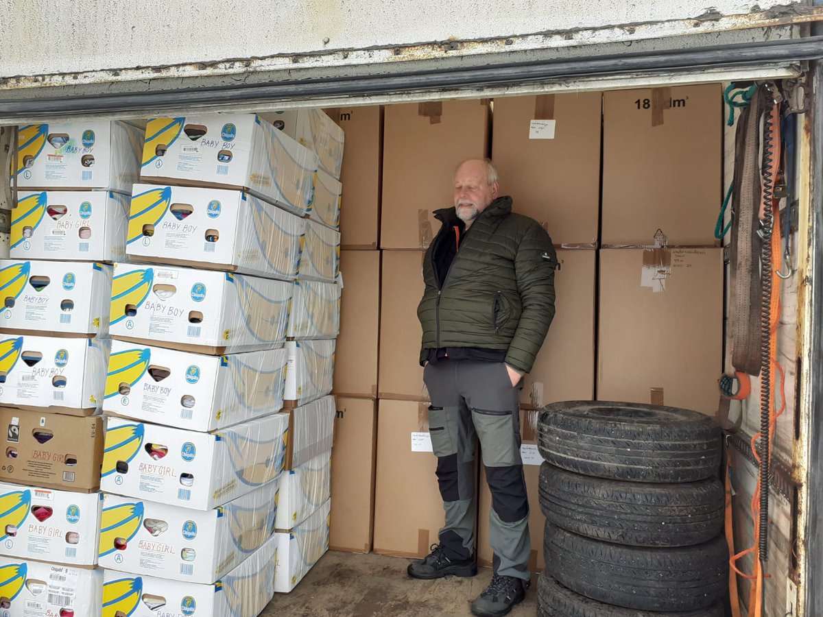 SamariaRF's tweet photo. 16.3.2023 uusi avustuskuormamme lähti kohti Zapporozzjen kaupunkia, lähelle sotarintamaa ja Venäjän valtaamaa ydinvoimalaa. Markun ja Vesan toimiessa kuljettajana. Matkaa yhteen suuntaan lähes 3000 km. https://t.co/cxxszZwmJo