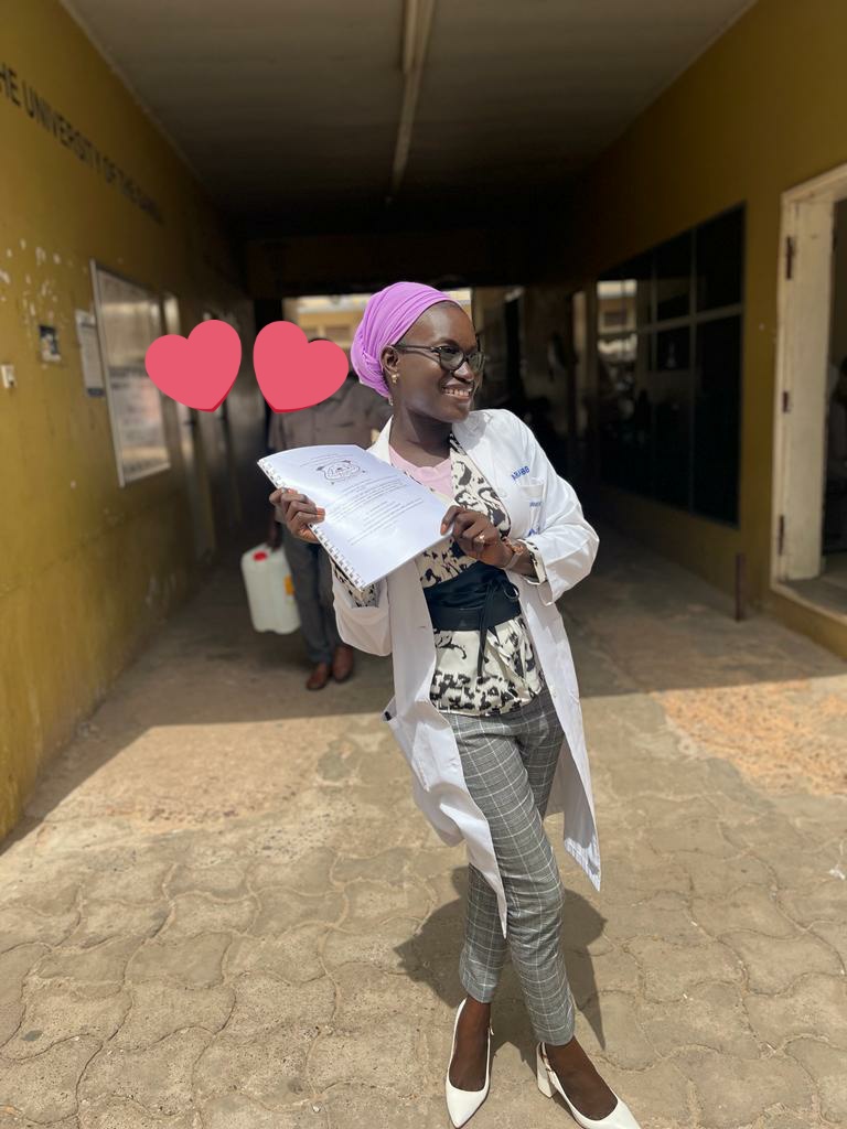 DarkSkin_Gibz's tweet photo. Life update:
Successfully defended my thesis last week. With just a toe left in med school, I give all glory to God. #SoonToBeDoctor https://t.co/jRTfwpB7aQ