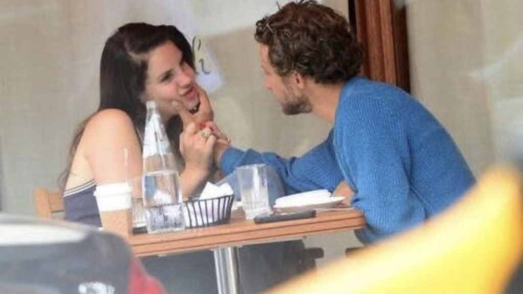 INDIEWASHERE's tweet image. these see my summer plans