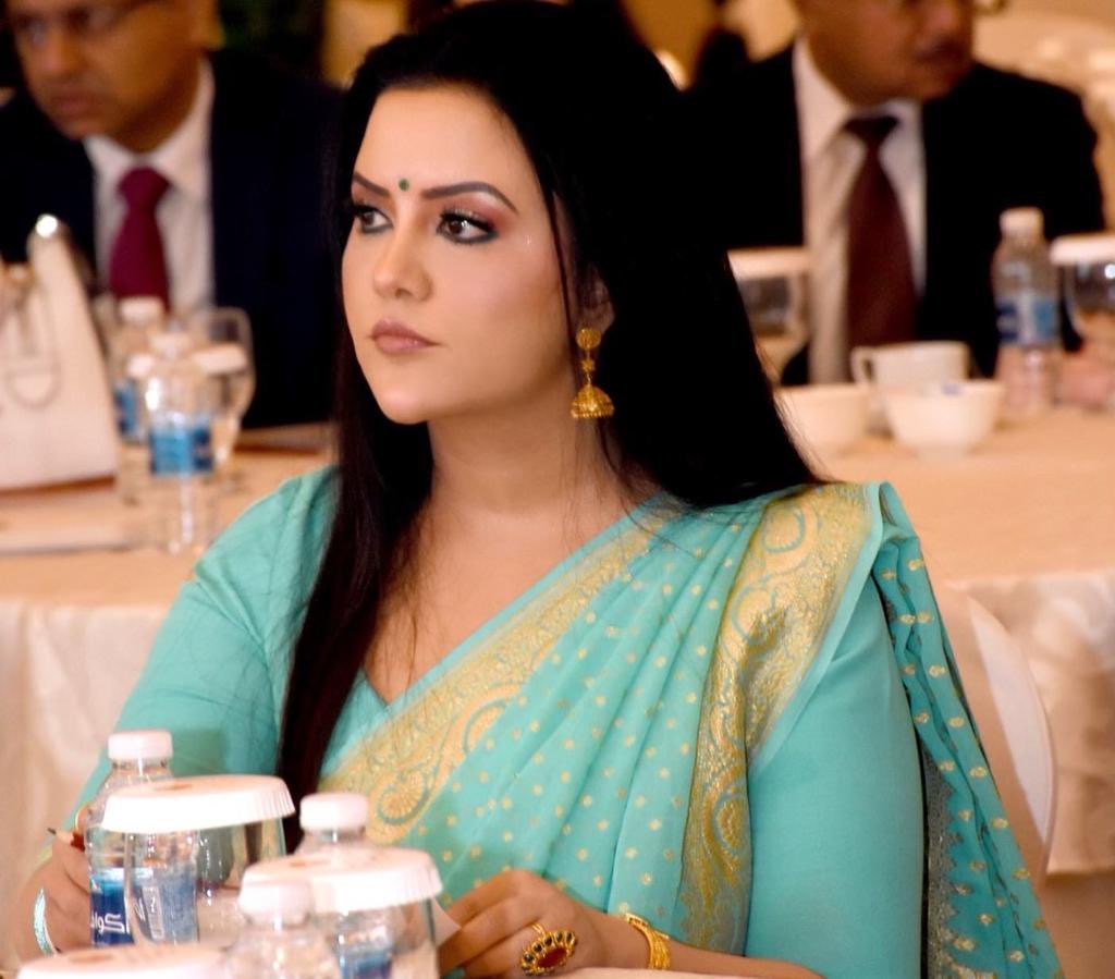 AmrutaF_fans's tweet photo. #Glimse from the 3rd Women CA conference by @BahrainICAI
#embracequity
#womenconference #icai #amrutafadnavis #amrutafadnavisfanclub #bahrain #bahrainicai #empoweringwomen https://t.co/qFEci1t01u