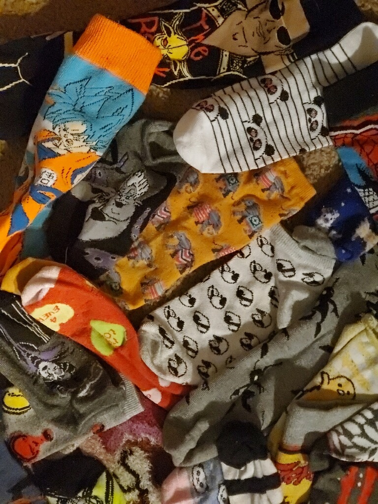 TheDrZMethod's tweet photo. World Down Syndrome Day- "Crazy Socks Day" - Encourage everyone to wear mismatched or brightly colored socks to show their support for Down Syndrome awareness. Remember to tag @ig_CADC and @TheDrZMethod

#differentnotless #downsydromelove #downsyndromeawareness #downsyndromepride https://t.co/Sfs4w0b6Fn