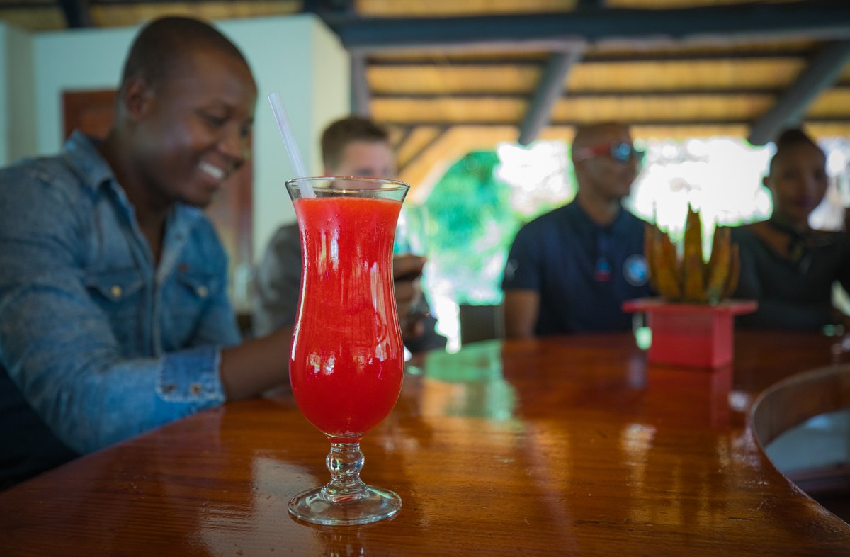 CasaDoSolHotel's tweet photo. Savour refreshing cocktails and mouth-watering meals with family and friends as you relish in the ultimate indulgence. 😍🍹🥃

Book your stay now and experience a perfect blend of luxury, comfort, and companionship at Casa do Sol! https://t.co/3oPJxadZwy