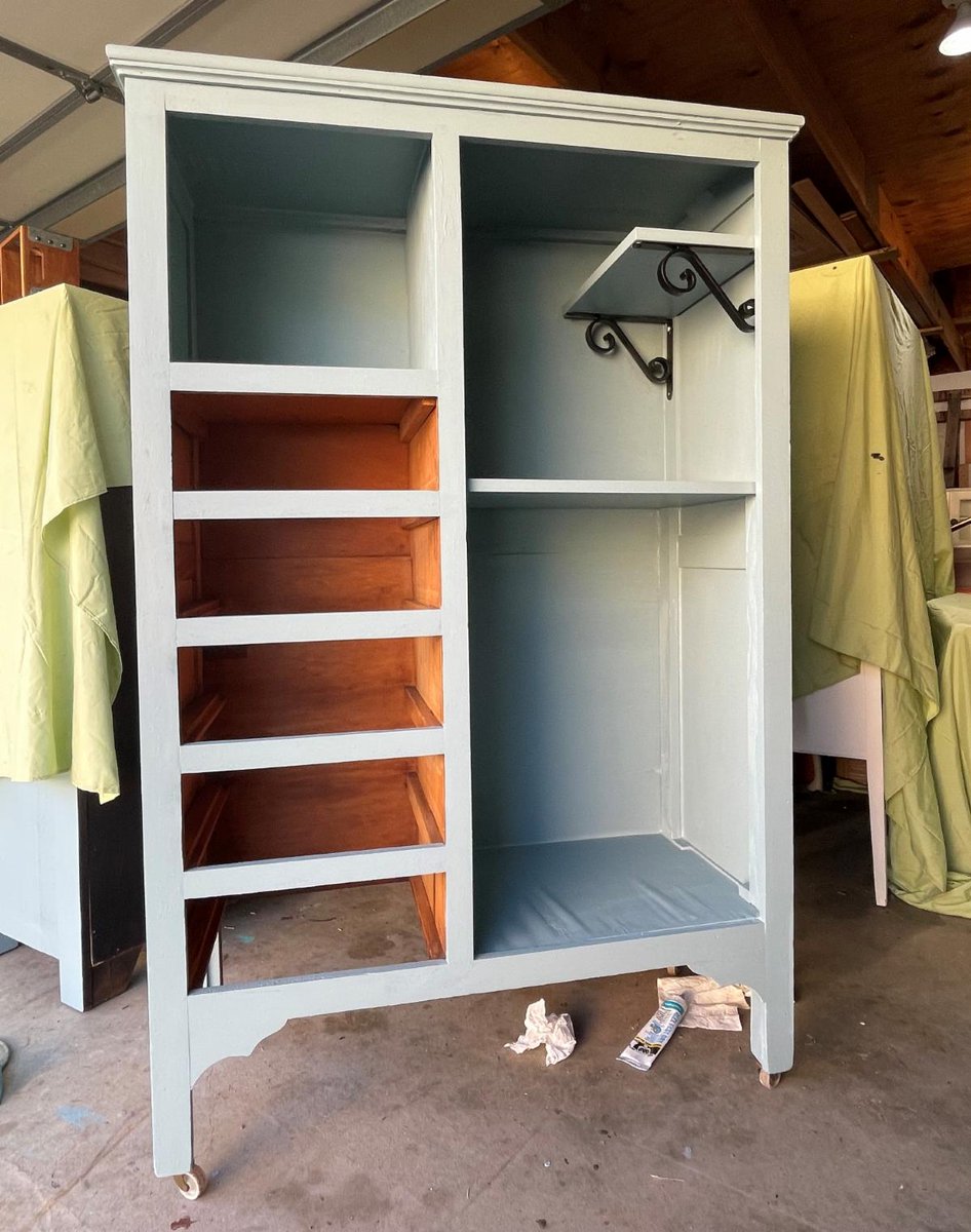 FriendInc's tweet photo. Check out the progress Brandi Woodard made with her piece - it is certainly quite a change!  See her finished project at our Benefit Auction Saturday, April 29th.  Please go to https://t.co/TWAuXWLcqO and support Brandi's project. https://t.co/uuGlaItjVt