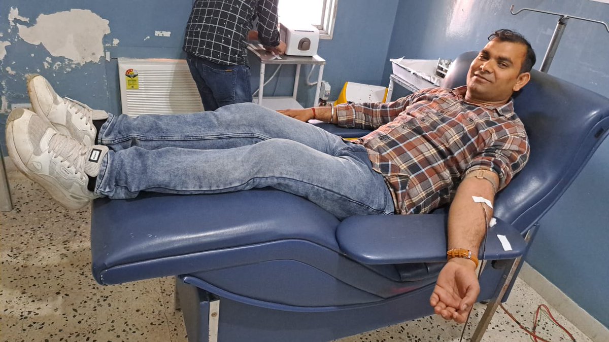 jammusector's tweet photo. CRPF Jawans  from #6Bn donated blood to needy people at   Shri Mata Vaishno Devi Narayana Hospital, Kakryal, Katra (J&amp;K) #CRPFinServiceToHumanity https://t.co/48SuYgcp9c