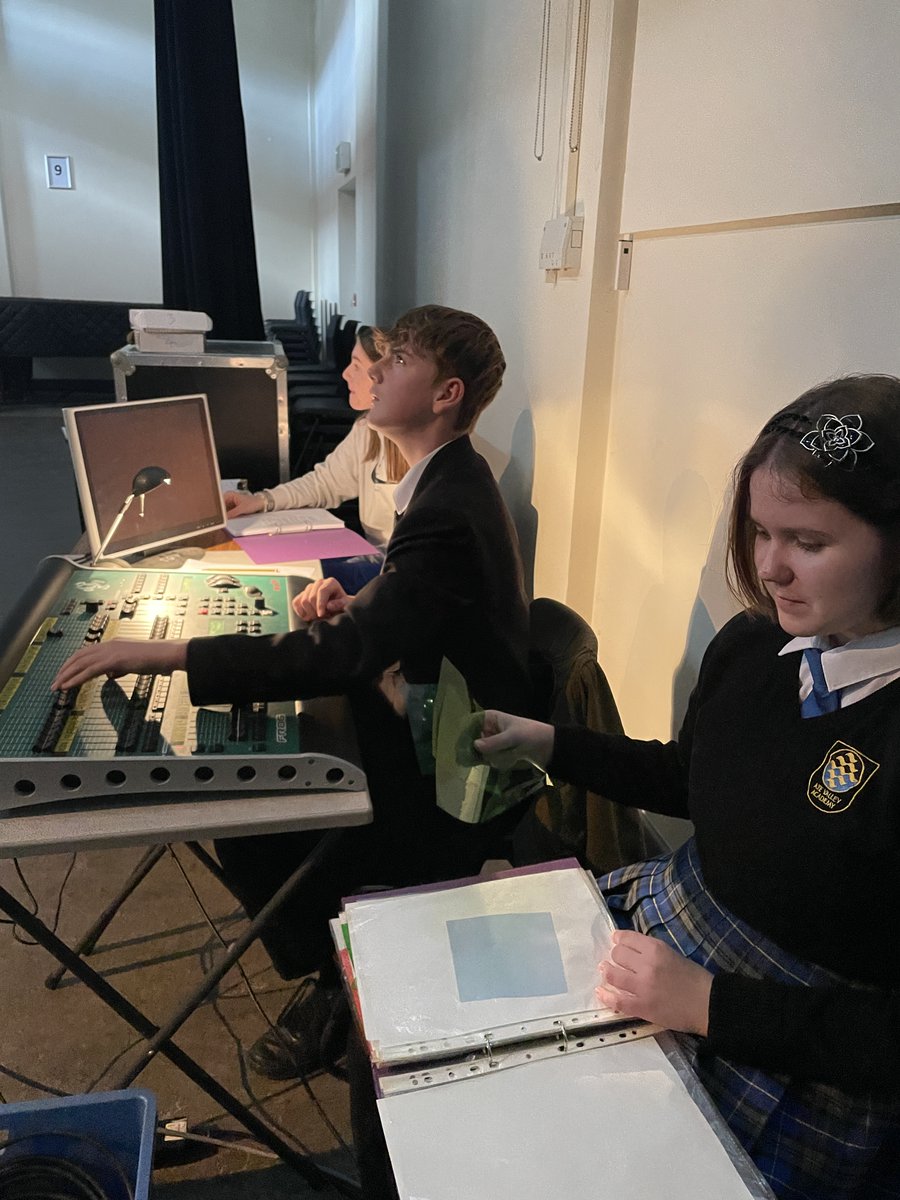 AxeAcademy's tweet photo. #TeamBugsy are working on the lighting today. This is a real community effort at @AxeAcademy . There's still time to get your tickets for Bugsy - 28th, 29th, 30th March at 7.30pm (£6) from reception here. #bugsymalone #TeamBugsy #weareava #smallbutmighty @AVA_CreativeArt https://t.co/r5YqeWNQS5