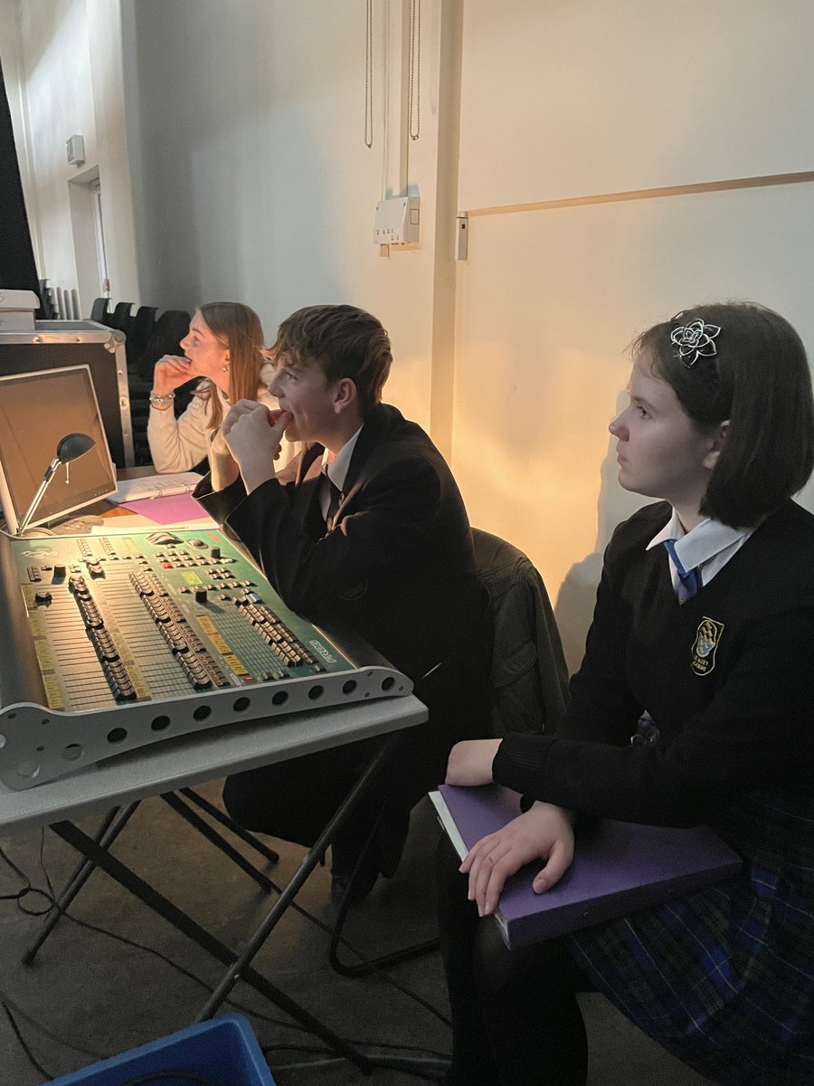 AxeAcademy's tweet photo. #TeamBugsy are working on the lighting today. This is a real community effort at @AxeAcademy . There's still time to get your tickets for Bugsy - 28th, 29th, 30th March at 7.30pm (£6) from reception here. #bugsymalone #TeamBugsy #weareava #smallbutmighty @AVA_CreativeArt https://t.co/r5YqeWNQS5