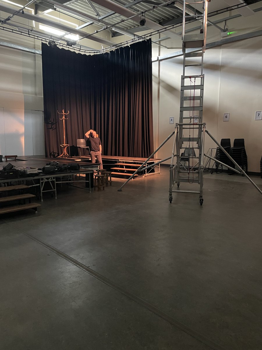 AxeAcademy's tweet photo. #TeamBugsy are working on the lighting today. This is a real community effort at @AxeAcademy . There's still time to get your tickets for Bugsy - 28th, 29th, 30th March at 7.30pm (£6) from reception here. #bugsymalone #TeamBugsy #weareava #smallbutmighty @AVA_CreativeArt https://t.co/r5YqeWNQS5