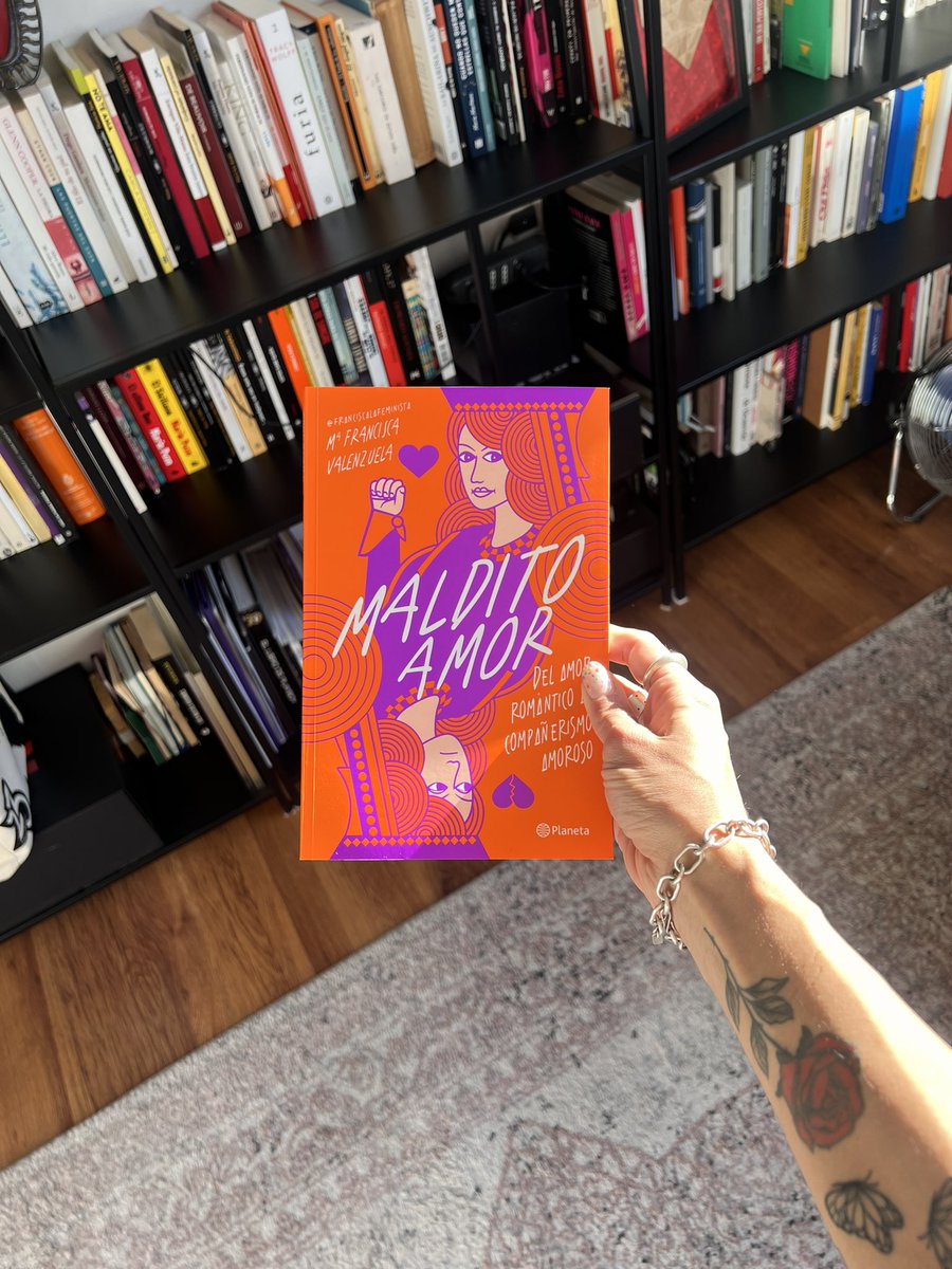 Este jueves tendré el honor de estar acompañando a <a href="/franfeminista/">María Francisca Valenzuela</a> en el lanzamiento de su libro “Maldito Amor”. Para que nos acompañen ustedes también ✊🏻💜