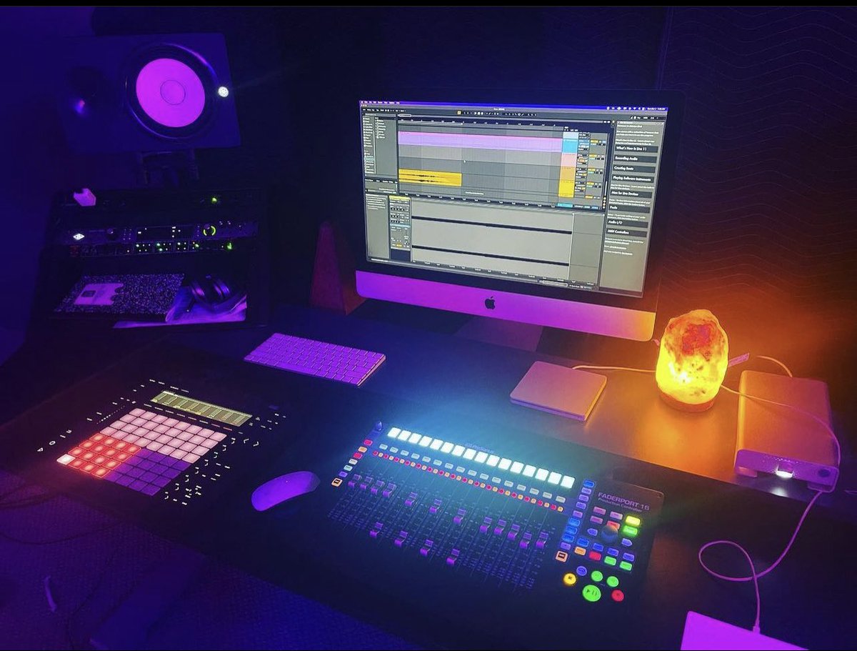 Early morning grind in the studio 💪. 

#recordingstudio #recording #studio