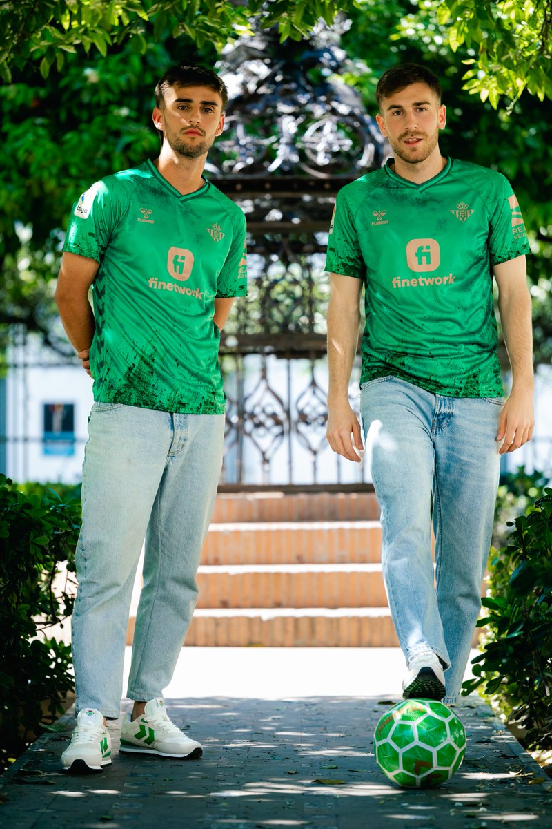 RealBetis's tweet photo. 👕🌳🌿

Comprometidos con la sostenibilidad.

¡Con esta equipación jugaremos el #RealBetisEspanyol!

#ForeverGreen https://t.co/s2U4HJ0wTn