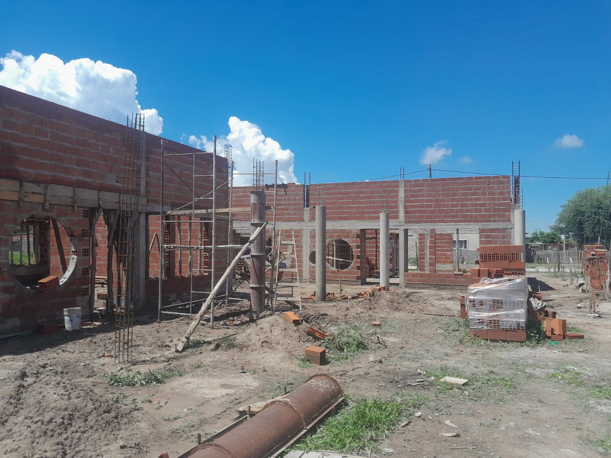 UCEPE_Educacion's tweet photo. #UCEPE Nueva sala de nivel inicial para el barrio Las Tunas de Cerrillos
Se edifica un moderno establecimiento educativo para estudiantes de 3 a 5 años que tendrá cerca de 900 metros cuadrados, la inversión total ascenderá a los 180 millones @MEducacionSalta
#obras
#educacion https://t.co/wIXPcwi6fc