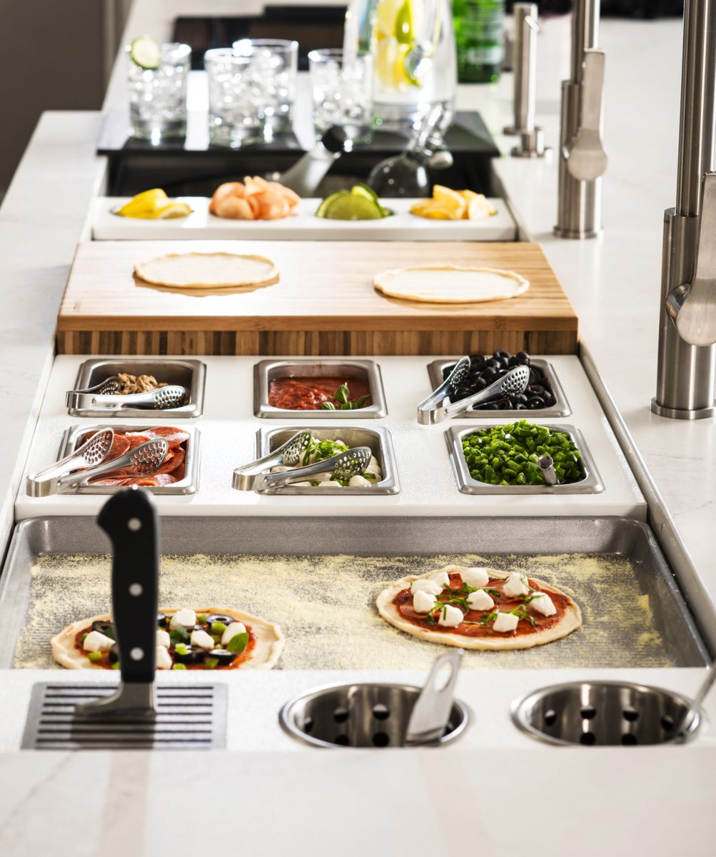 The best thing about homemade pizzas is that everyone participates in their preparation!

#TheGalley, reinvent your kitchen

#interiorinspo #lacuisineinternational #inspiringgoodliving