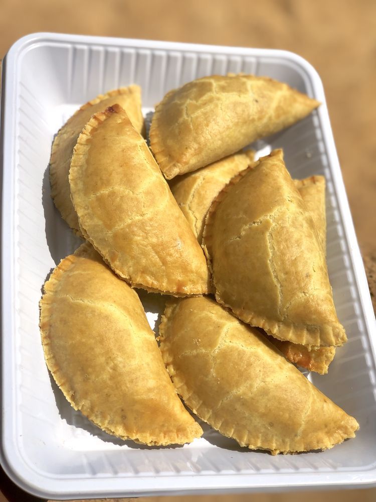 Tastyrounds's tweet photo. (15,000)
10 samosas
10 springrolls
10 bbq chicken
10 peppered gizzard
30 mosa
30 puff puff

(17,000)
10 samosas
10 springrolls
10 bbq chicken
10 peppered snails
30 mosa
30 puff puff https://t.co/4OB8Oay7MC