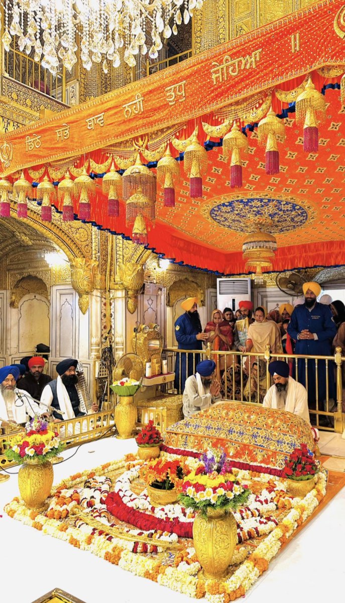 dashmeshpita's tweet photo. ਧੰਨੁਧੰਨੁਰਾਮਦਾਸਗੁਰੁਜਿਨਿਸਿਰਿਆਤਿਨੈਸਵਾਰਿਆ ॥

ਪੂਰੀਹੋਈਕਰਾਮਾਤਿਆਪਿਸਿਰਜਣਹਾਰੈਧਾਰਿਆ ॥ https://t.co/fj368S12LO