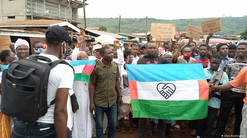 news_ghana's tweet photo. Court jails 5 Western Togoland members five years each https://t.co/38oX6zsQKN #Headlines #Aveyime #blockedroads #fiveyearseach #freedinmates https://t.co/hivRbi1oPL