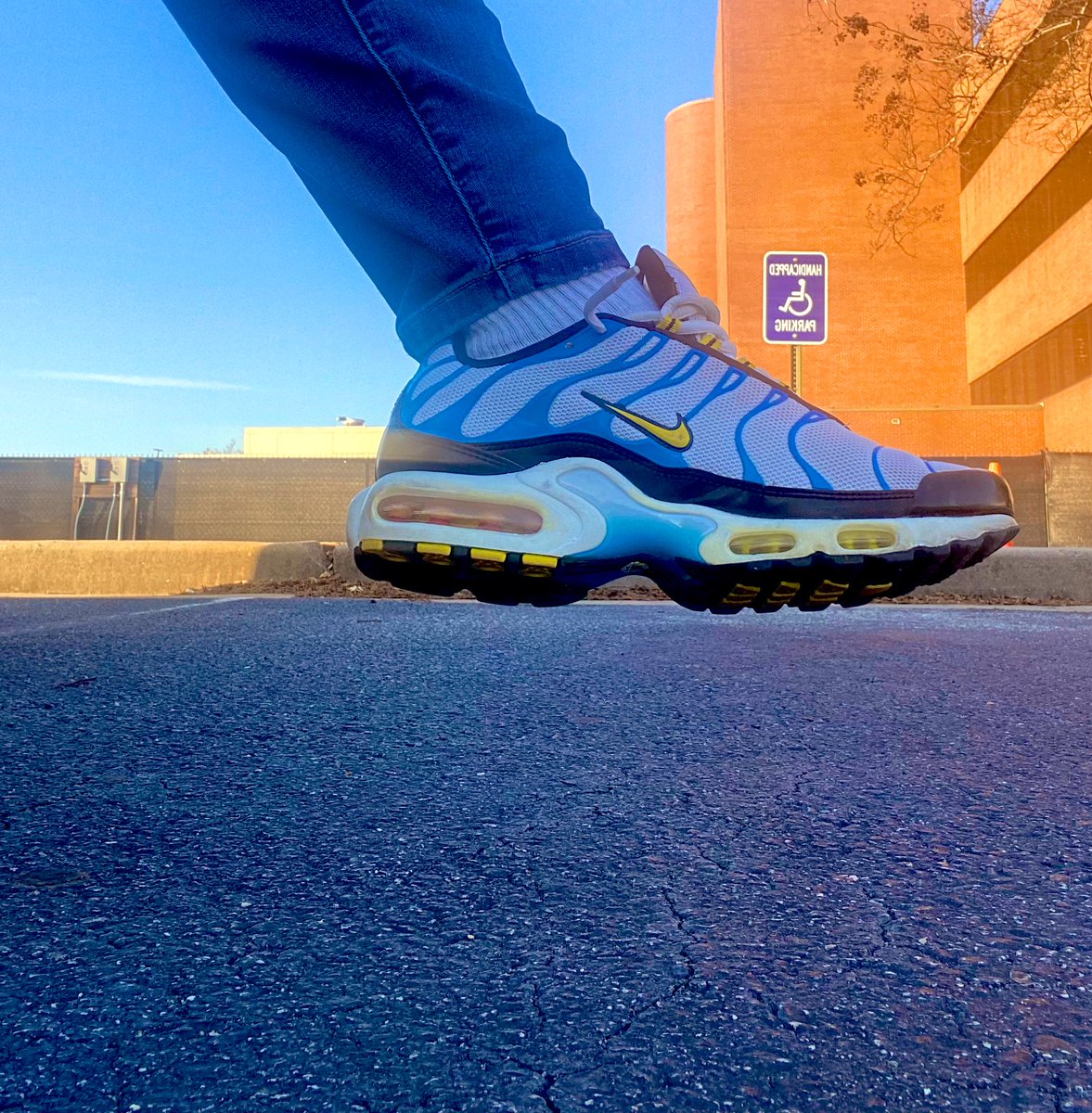 Day 21 of #marchMAXness 

2014 Air Max Plus Tn “Paradise”
#snkrsliveheatingup #snkrskickcheck #yoursneakersaredope #AIRMAX #AirMaxMonth