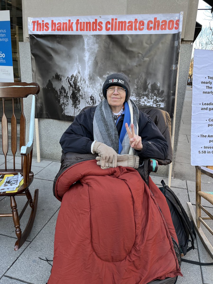 #StopDirtyBanks #RockingChairRebellion outside Citi bank in DC. #ActonClimate