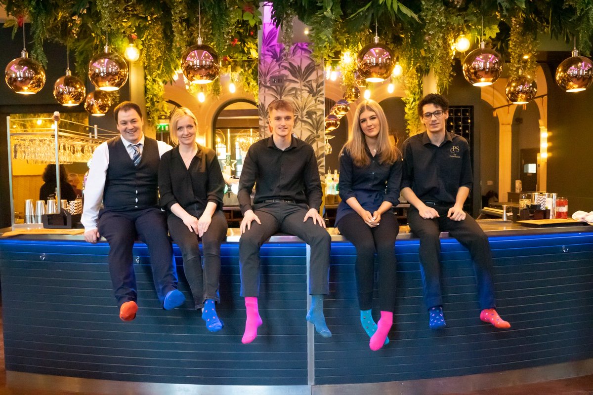 HRH Group are proud to be Rocking Our Socks 🧦 in support of #WorldDownSyndromeDay …. We ⁦@fatbadgerpub⁩ & #PickledSprout #Harrogate are happy to support awareness of WDSD #WorldWithoutDowns 👍😊 
Please R/T & spread the word 🙏👌