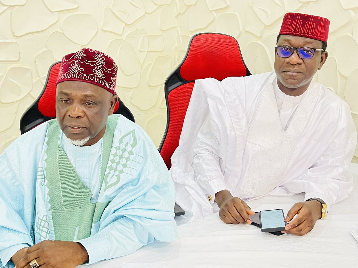 SaifullahiHon's tweet photo. The @OfficialNNPPng National Leader HE Sen. @KwankwasoRM, PhD, FNSE, in company of Bishop Isaac Idahosa, chaired a meeting today (21st March, 2023) with Kano State and 44 LGs NNPP leadership, Kano State and 44 LGs Former PDP leadership at Miller Road, Kano State. https://t.co/VzlZtustx0