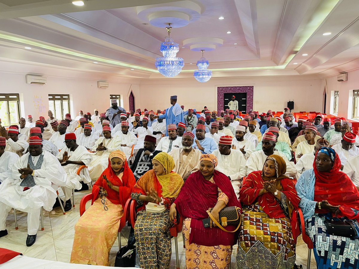 SaifullahiHon's tweet photo. The @OfficialNNPPng National Leader HE Sen. @KwankwasoRM, PhD, FNSE, in company of Bishop Isaac Idahosa, chaired a meeting today (21st March, 2023) with Kano State and 44 LGs NNPP leadership, Kano State and 44 LGs Former PDP leadership at Miller Road, Kano State. https://t.co/VzlZtustx0