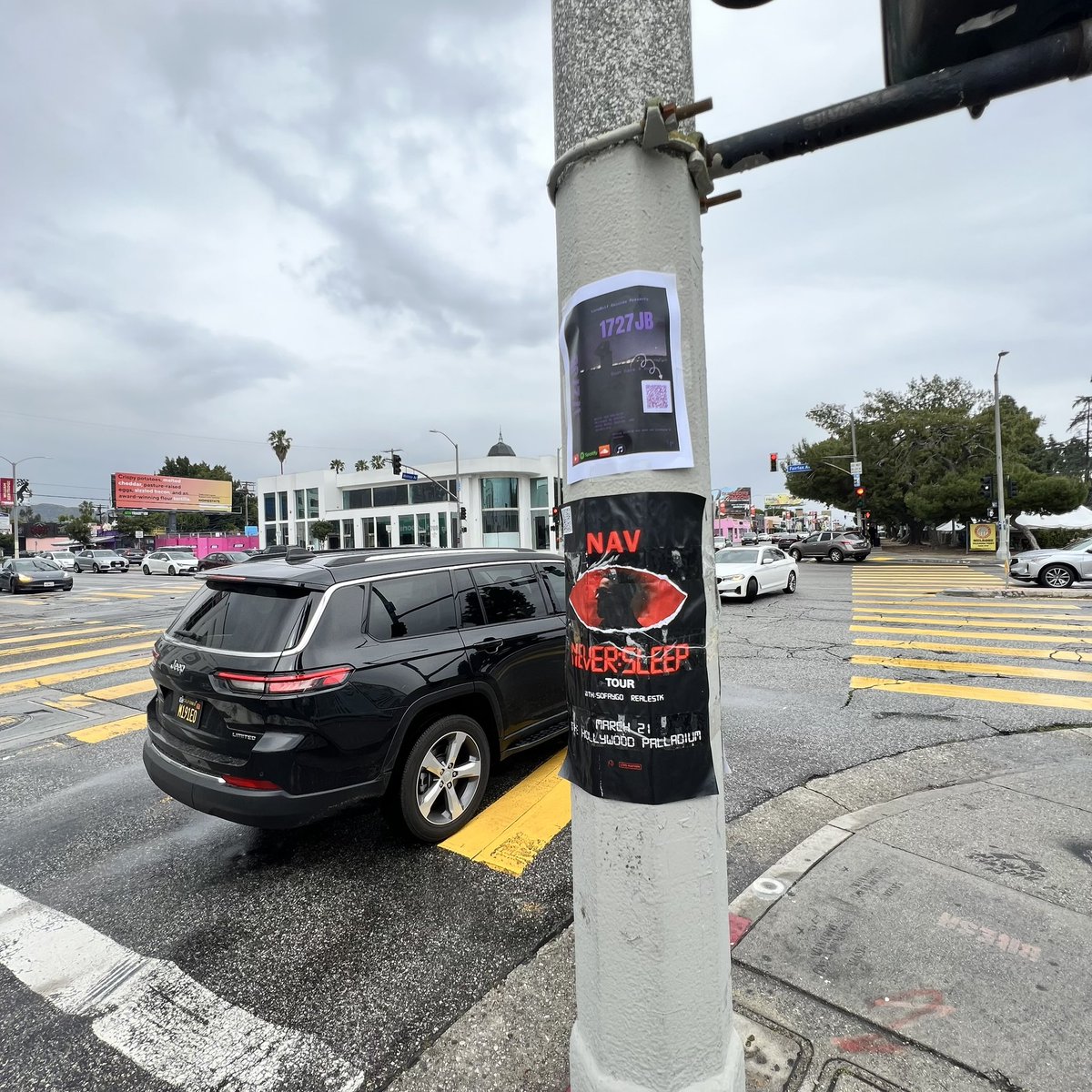 1727jb's tweet photo. Los Angeles I love the love and support, was on Melrose, Hollywood Blvd, Nipsey square, etc…. Point is if you see me around scan that code and  spread the word 💜💙🐺 #Hussel #motivate https://t.co/06SRImfmmP