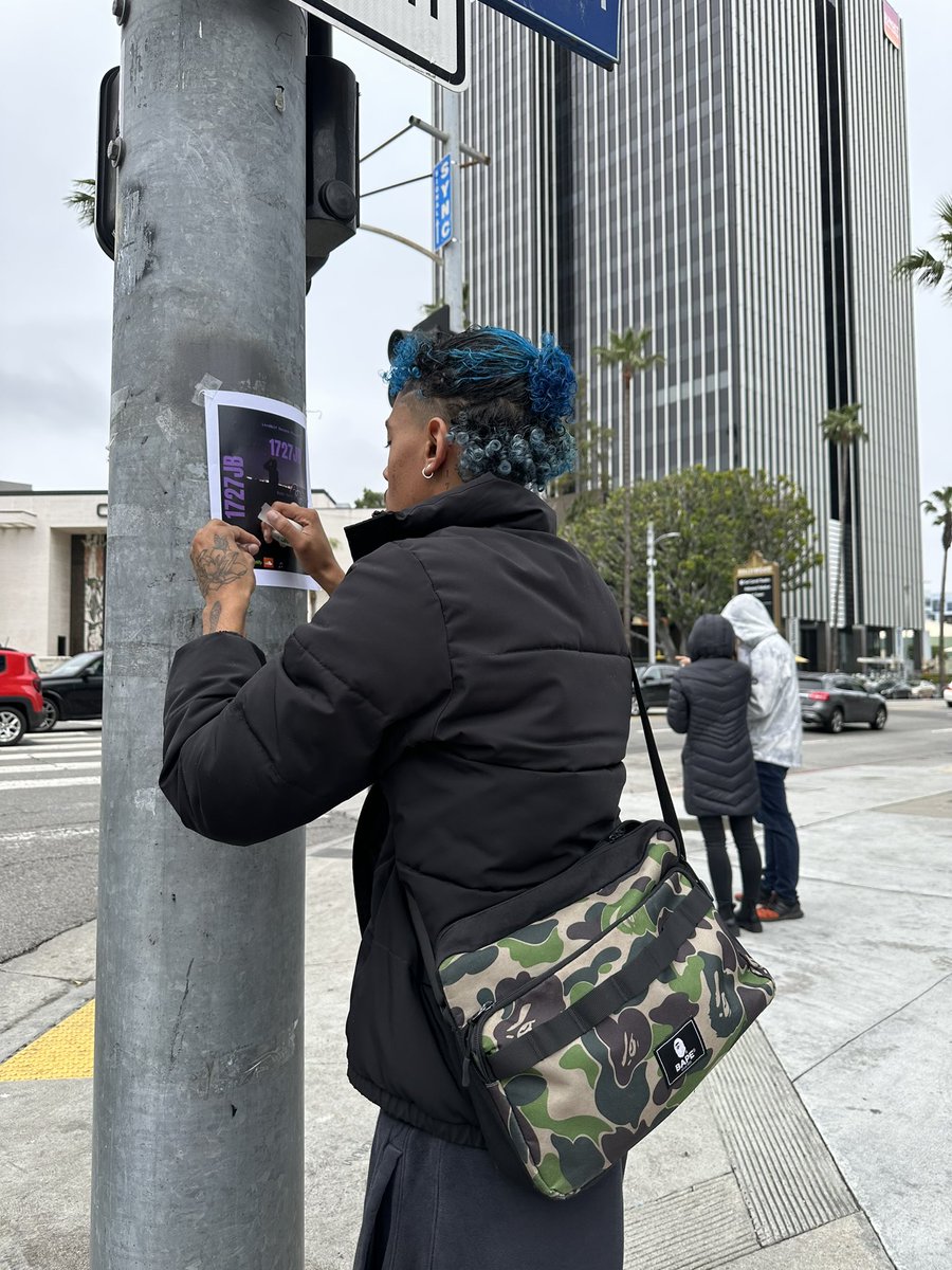1727jb's tweet photo. Los Angeles I love the love and support, was on Melrose, Hollywood Blvd, Nipsey square, etc…. Point is if you see me around scan that code and  spread the word 💜💙🐺 #Hussel #motivate https://t.co/06SRImfmmP