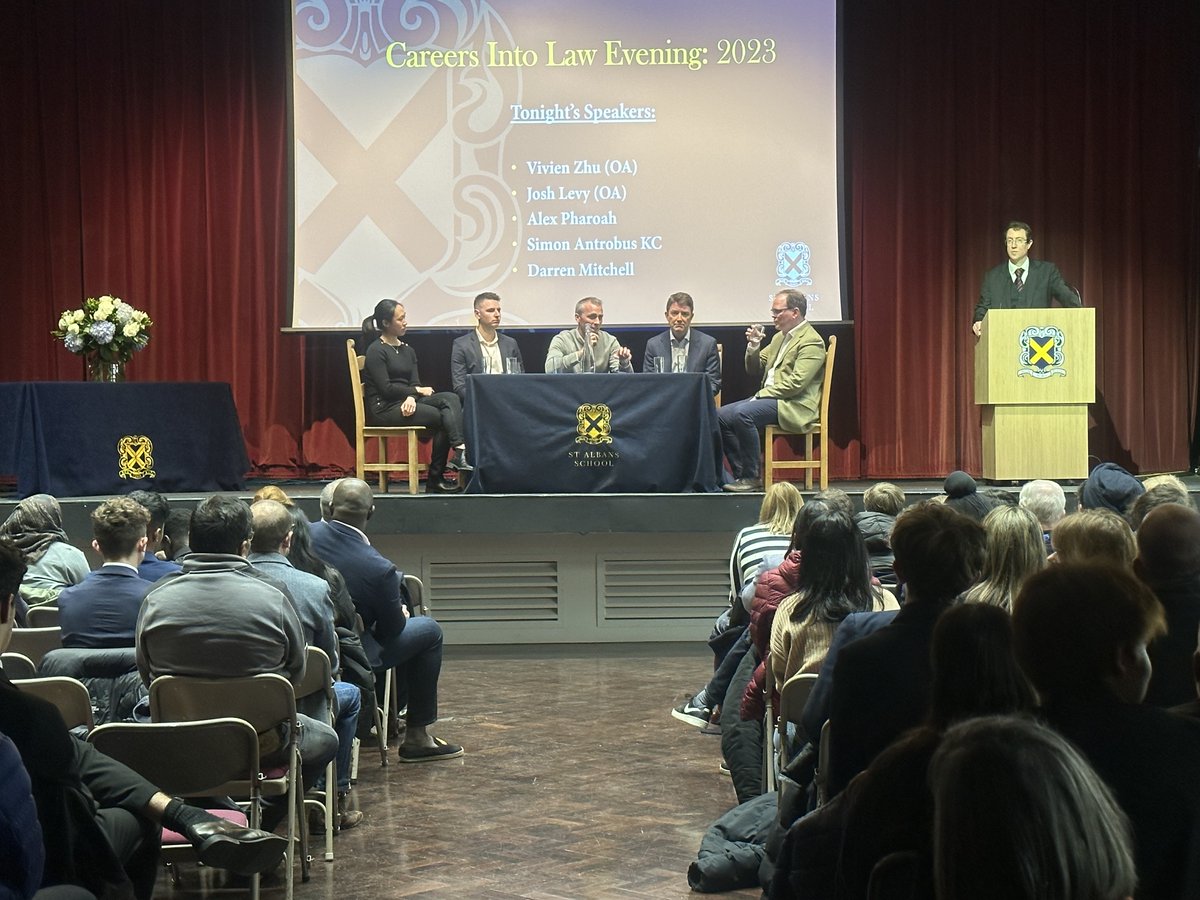 Pupils and parents attended our Careers into Law evening yesterday, during which five professionals in the legal sector discussed their careers & answered questions from the audience. Thank you to our speakers for joining & to everyone who attended & made it a success. #careers