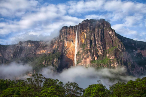 La exposición Viajes y Turismo de la Asociación Venezolana de Agencias de Viajes y Turismo (AVAVIT) llega a su edición 29 el martes 20 y miércoles 21 de junio, en el Hotel Meliá Caracas.

Para mayor información: ceavzla@gmail.com / viajesyturismoavavit1@gmail.com