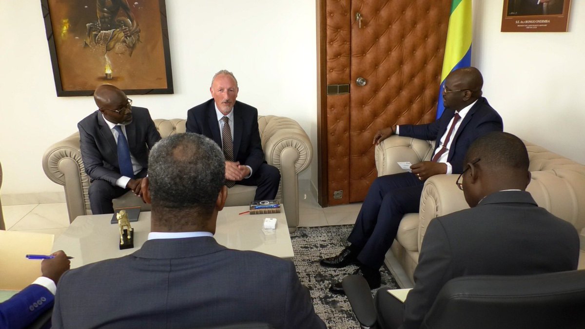 ossindji's tweet photo. J’ai rencontré la société Mayoumba Potasse/Black Mountain Gold en compagnie de la DGEPN nous avons eu des échanges constructifs sur le lancement dans quelques semaines des travaux d’exploration, en minimisant l’impact environnemental. Un important projet dans la Nyanga. https://t.co/DoTcRYGrbM