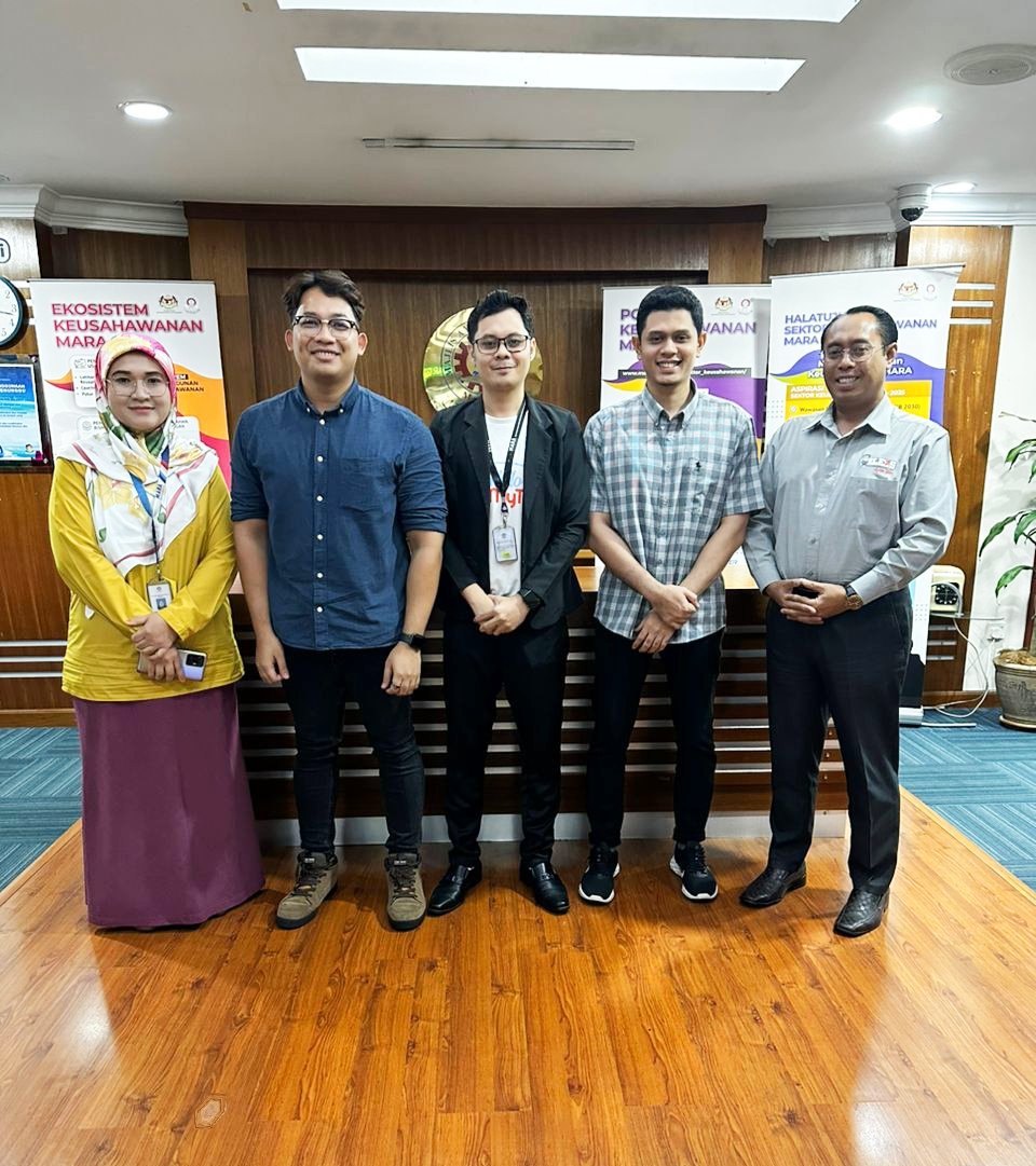 hellomytimeHQ's tweet image. Selasa | 21/03/2023
Pembentangan sistem ERP MyGoplus
bersama pihak Mara HQ 

Harini pihak Hellomytime telah dijemput untuk ke Mara HQ untuk sesi pembentangan produk digital Hellomytime iaitu sistem pendigitalan ERP iaitu MyGoplus.