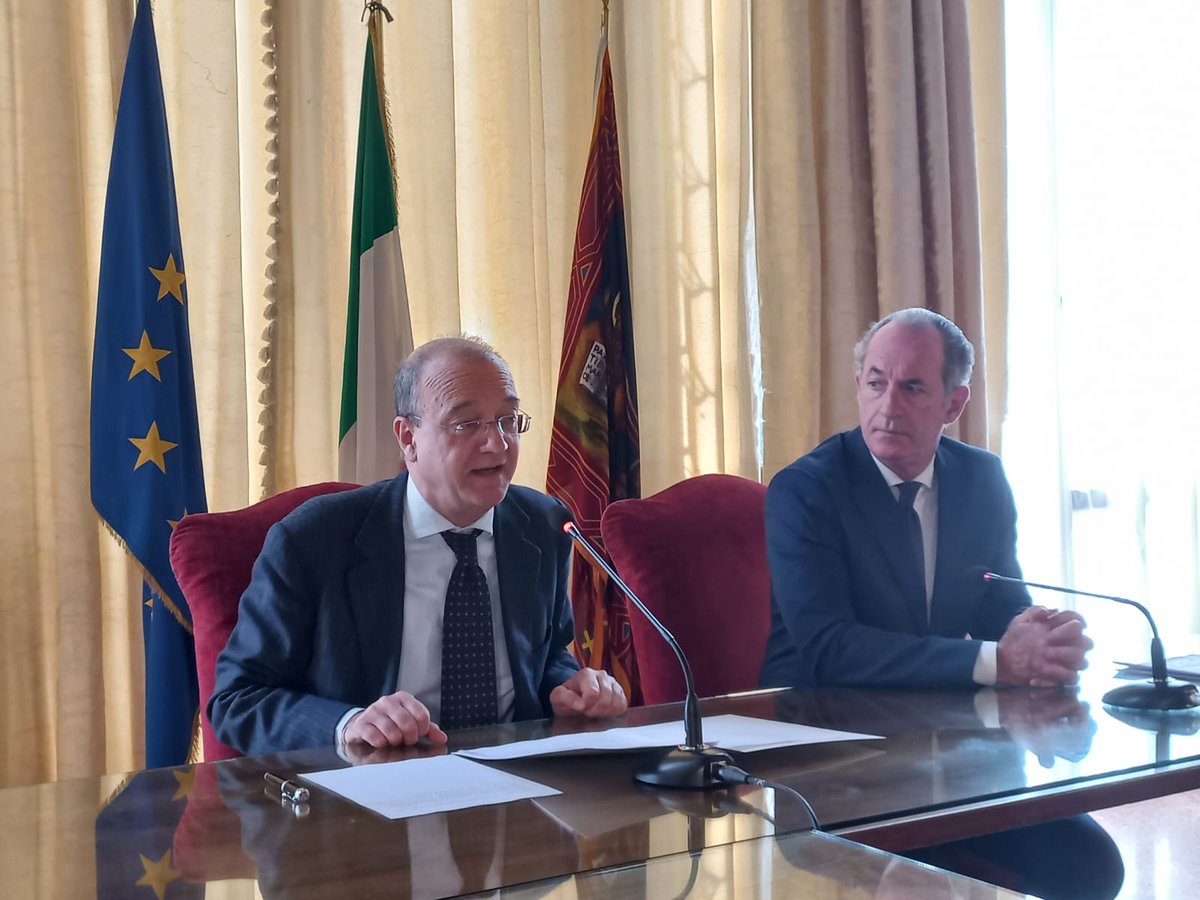 G_Valditara's tweet photo. (1/5) Oggi a Venezia con il Presidente di Regione Veneto @zaiapresidente e con l'Istituto di Istruzione Superiore Algarotti per la Giornata della Memoria e dell'Impegno in ricordo delle vittime innocenti delle #mafie. Collegate con noi oltre 60 #scuole superiori della regione. https://t.co/vRHx5HqbNn