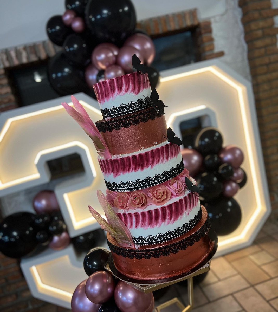 cefevents's tweet photo. Il 30º compleanno di Antonia, elegante nella sua semplicità..💖🎈✨

#cefevents #weddingplanner #wedding #partyideas #partyinspiration #party #caketopper #balloonart #balloons #genderreveal #like4us #viral https://t.co/P9zVxybC9O